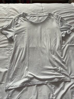 White Shirt | Medium | Eddie Bauer